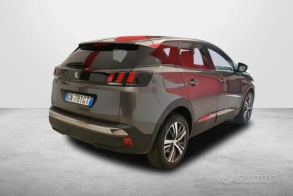 Usata Peugeot 3008 Allure 131 CV (96 kW) 2023 Grigio SUV