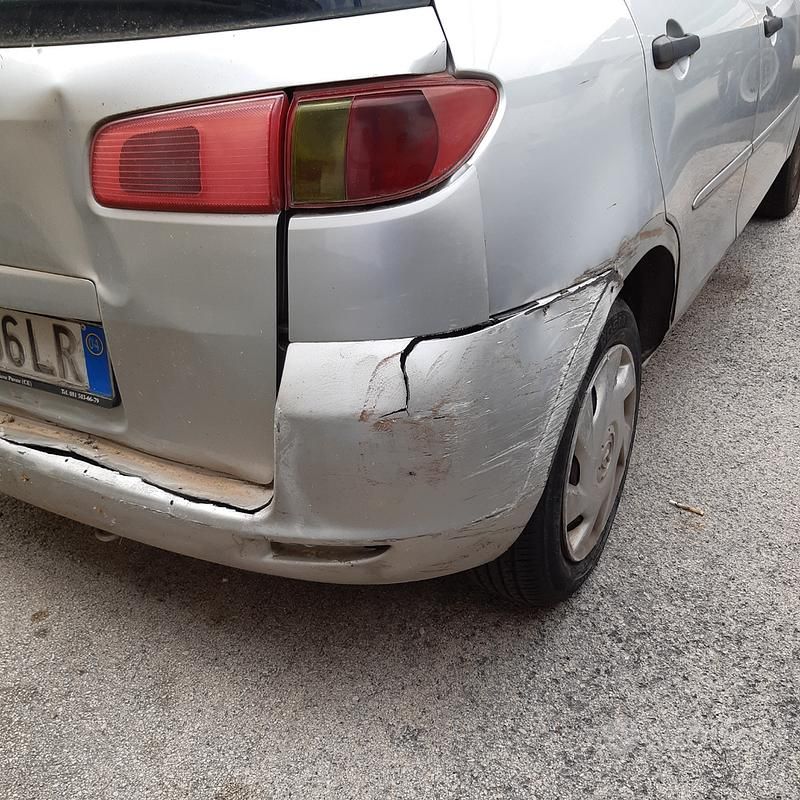 Usata Mazda 2 75 CV (55 kW) 2004 Grigio Berlina