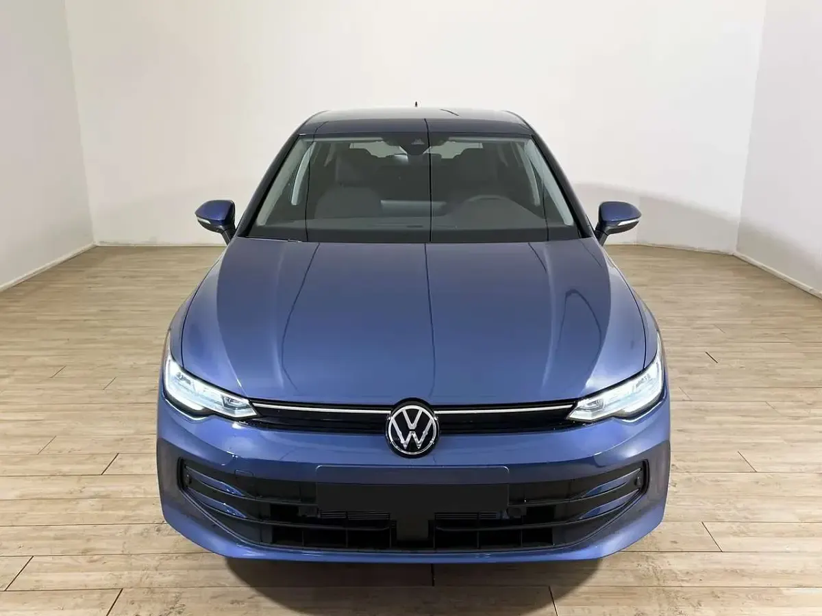 Nuova VW Golf VIII 150 CV (110 kW) 2026 Blu/azzurro Berlina