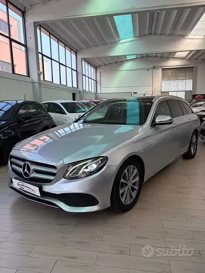 Usata Mercedes E220 Premium Plus 194 CV (142 kW) 2017 Grigio Station wagon
