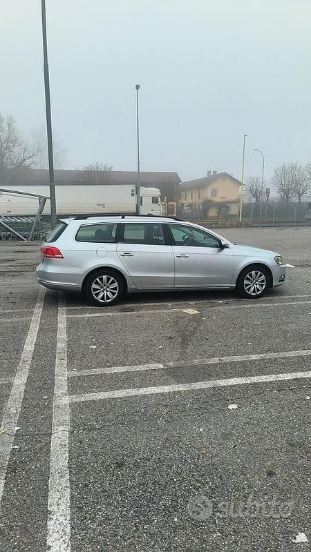 Usata VW Passat 140 CV (102 kW) 2011 Grigio Station wagon
