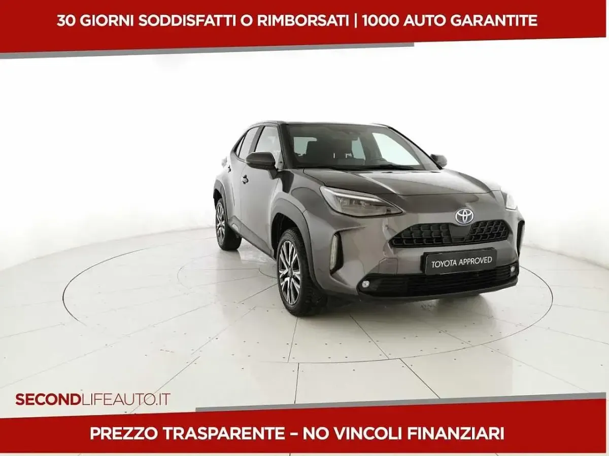 Usata Toyota Yaris Trend 116 CV (85 kW) 2022 Grigio Utilitaria