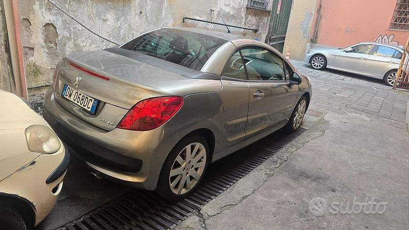 Usata Peugeot 207 CC 120 CV (88 kW) 2009 Grigio Cabrio