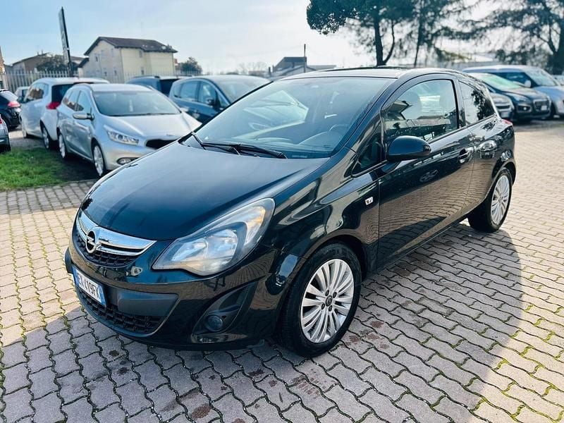 Nero Usata 2014 Opel Corsa Utilitaria | 2800 € (Ottimo prezzo) - Immagine 1/4