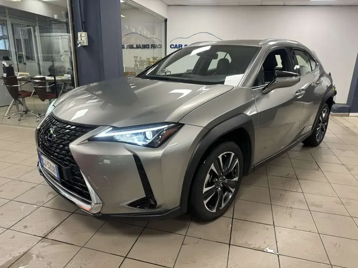 Usata Lexus UX Business Edition 145 CV (106 kW) 2022 Grigio SUV