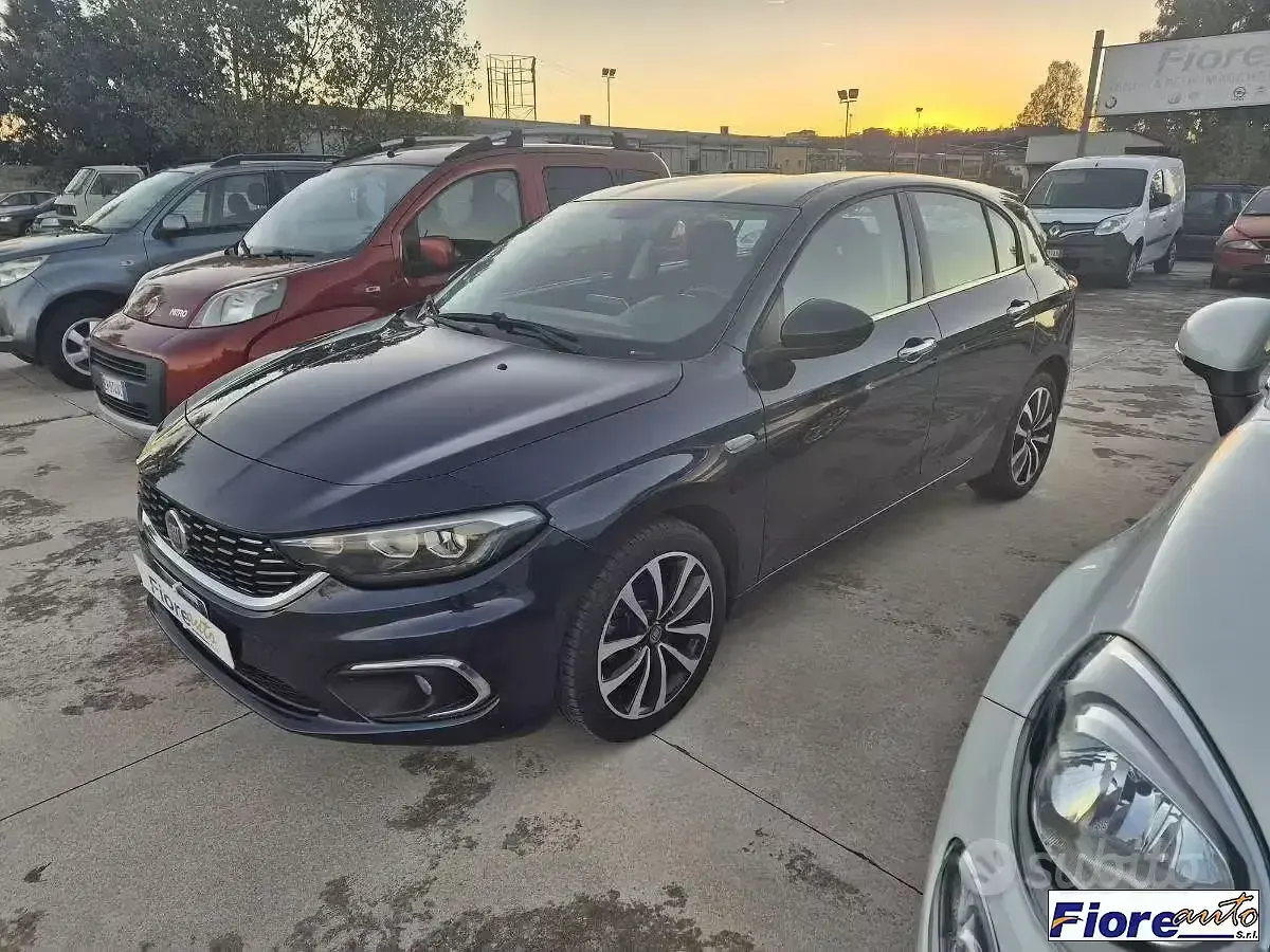 Usata Fiat Tipo Lounge 120 CV (88 kW) 2016 Blu Berlina