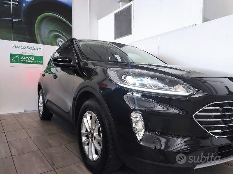 Usata Ford Kuga Titanium 120 CV (88 kW) 2022 Nero SUV