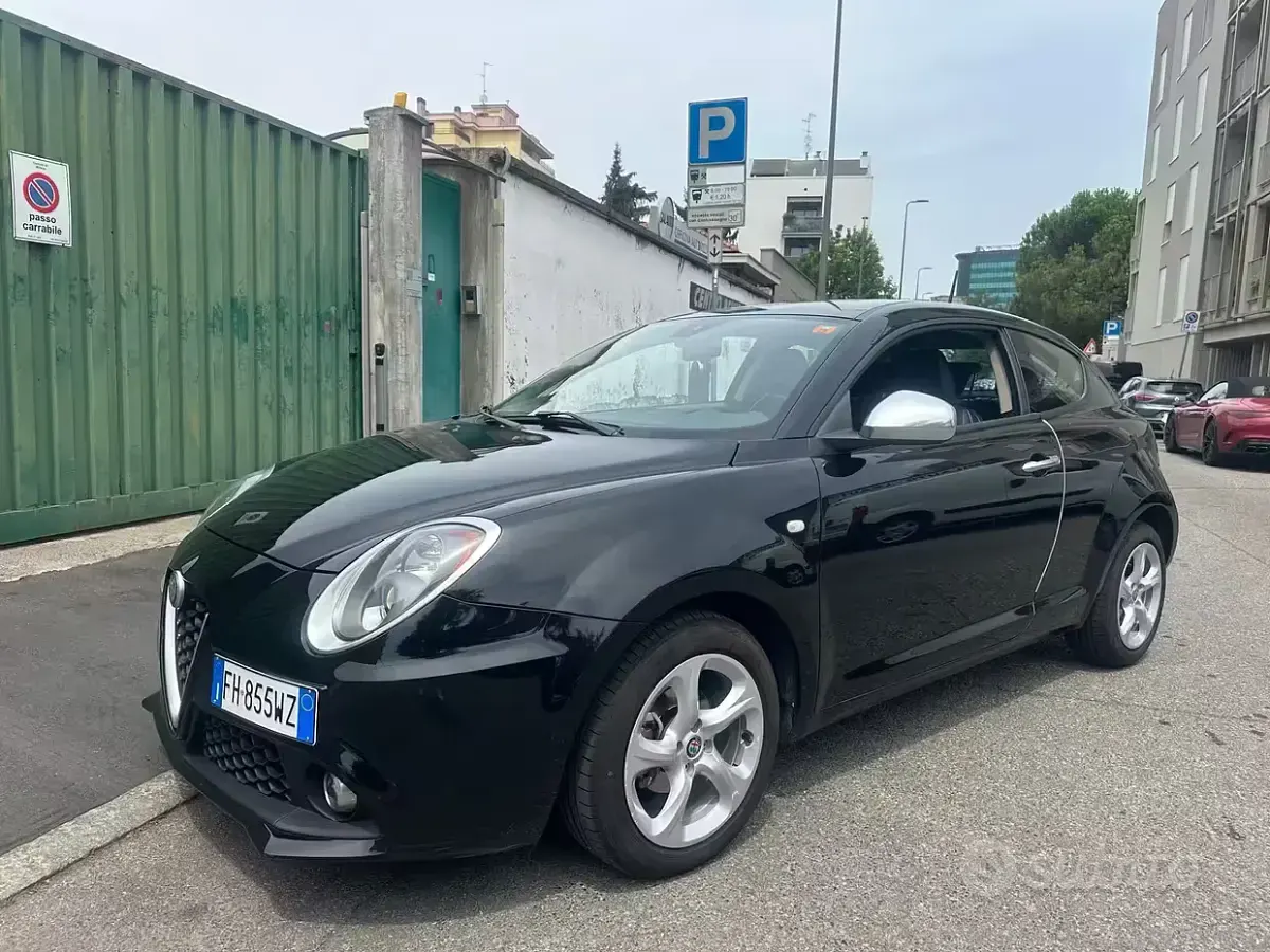 Usata Alfa Romeo MiTo Super 77 CV (56 kW) 2017 Nero Utilitaria