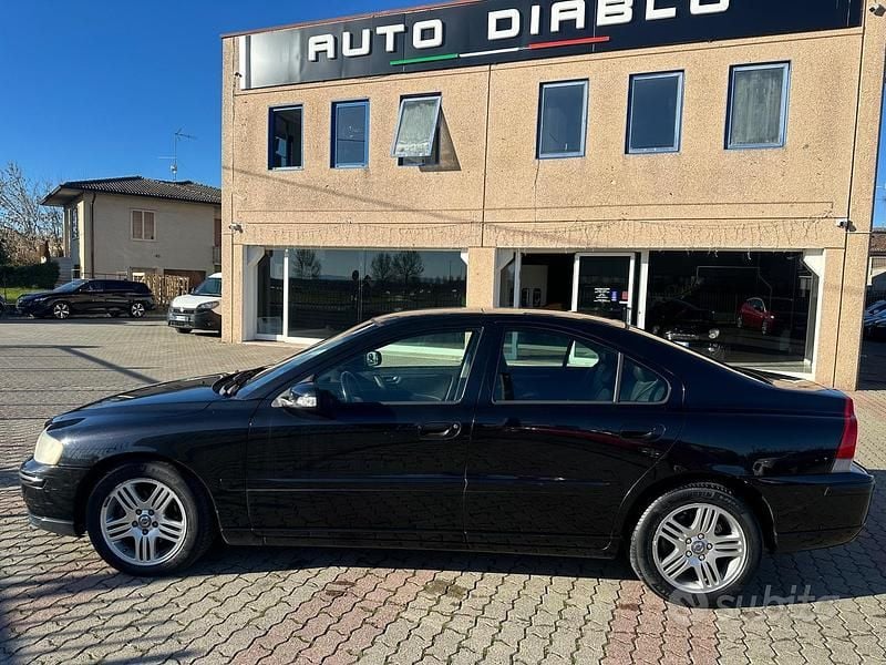 Usata Volvo S60 Summum 163 CV (119 kW) 2007 Nero Berlina