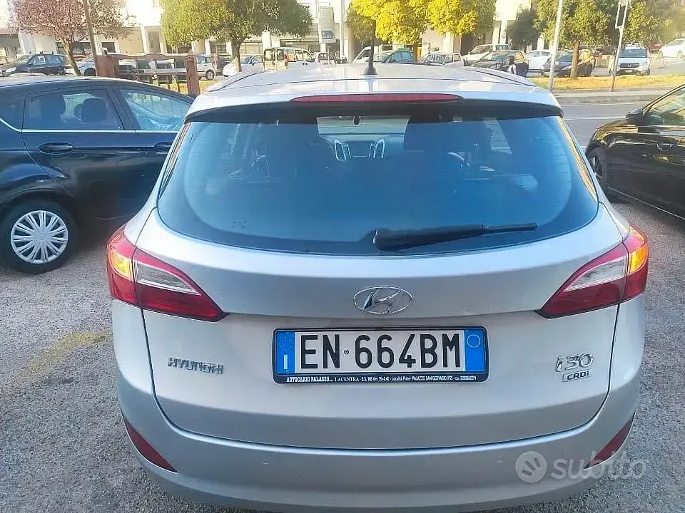 Usata Hyundai i30 Comfort 128 CV (94 kW) 2012 Grigio Station wagon
