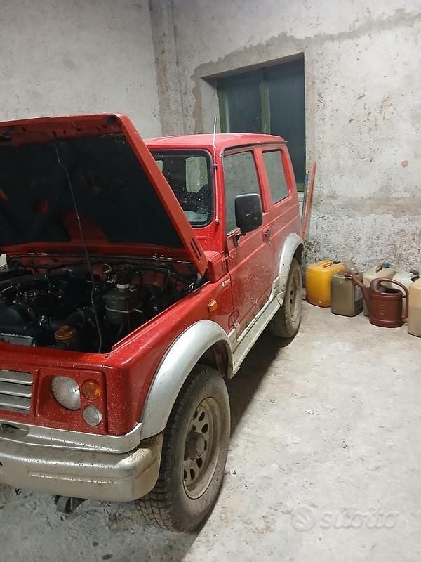 Usata Suzuki Samurai 64 CV (47 kW) 2002 Rosso SUV