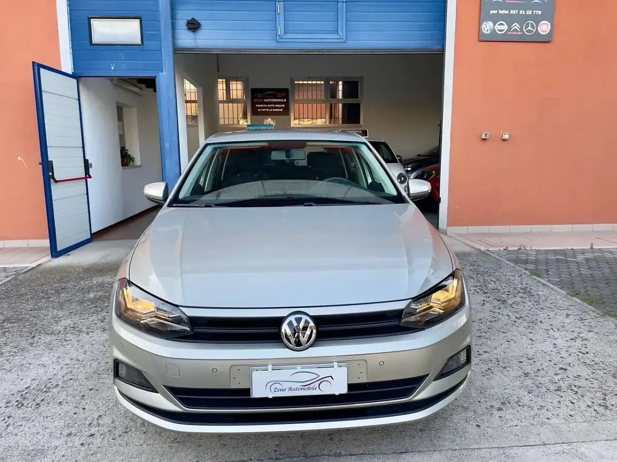 Usata VW Polo Comfortline 65 CV (47 kW) 2018 Argento Utilitaria