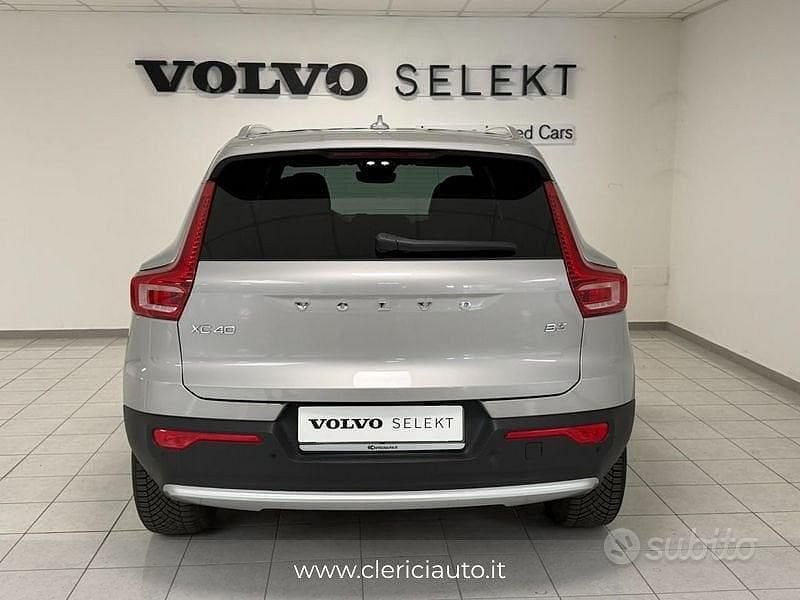 Usata Volvo XC40 Core 163 CV (119 kW) 2025 Grigio SUV