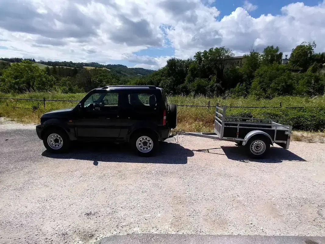 Usata Suzuki Jimny 86 CV (63 kW) 2010 Nero SUV