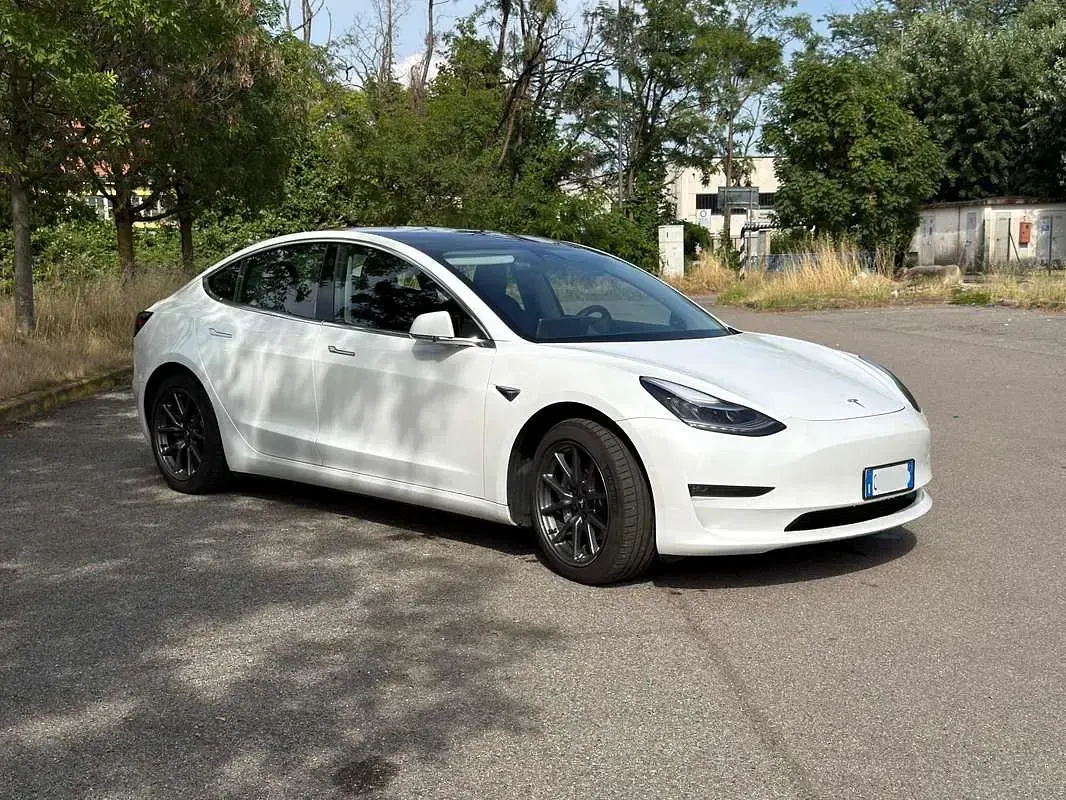 Usata Tesla Model 3 Long Range AWD 152 kW (208 CV) 2020 Bianco Berlina