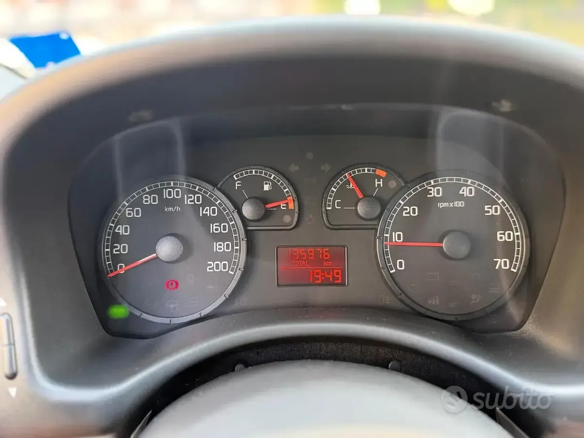 Usata Fiat Punto 75 CV (55 kW) 2005 Nero Utilitaria