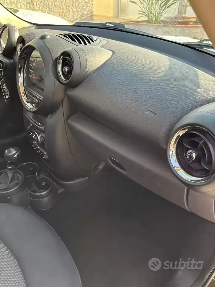 Usado Mini Countryman 111 CV (81 kW) 2016 Negro SUV