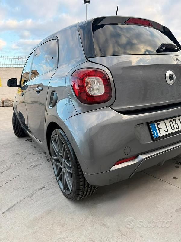Usata Smart ForFour Brabus 90 CV (66 kW) 2017 Grigio Utilitaria