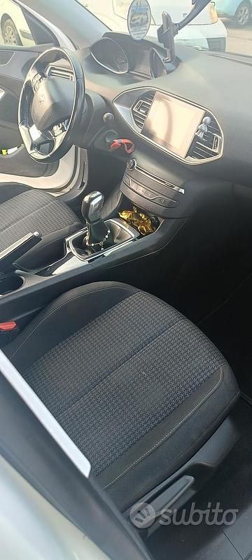 Usata Peugeot 308 SW 116 CV (85 kW) 2018 Bianco Station wagon