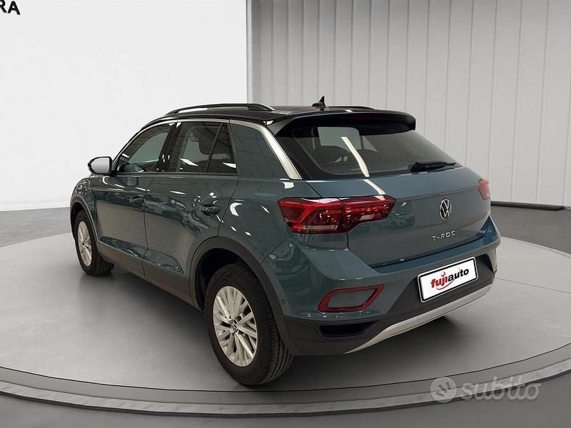 Usata VW T-Roc Style 110 CV (80 kW) 2023 Nero SUV