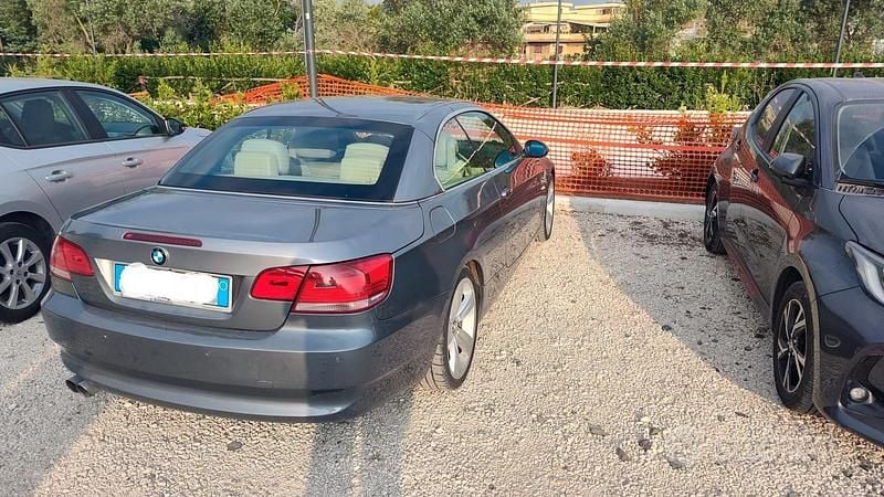 Usata BMW 325 Cabriolet Efficient Dynamics 218 CV (160 kW) 2007 Grigio Cabrio