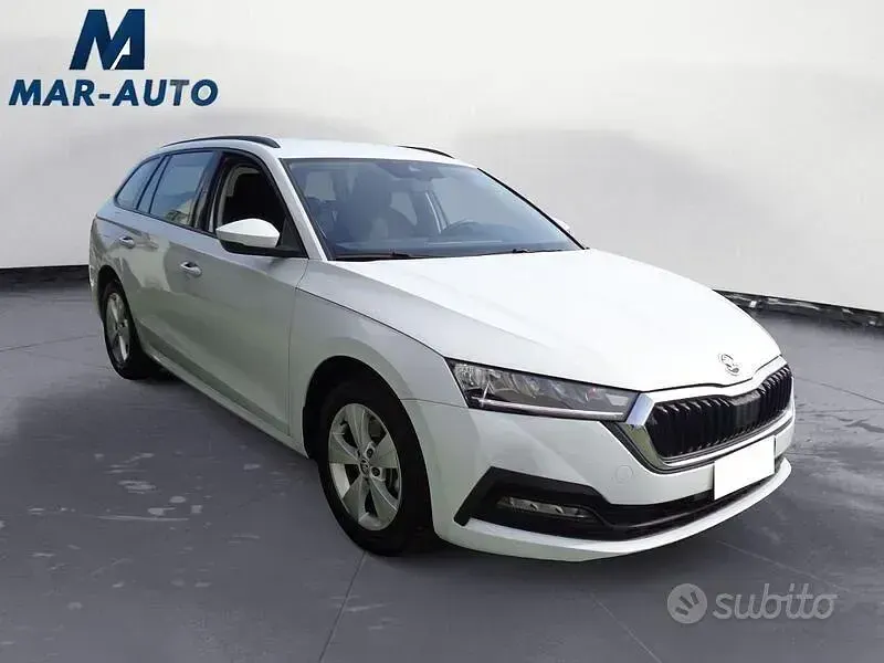 Usata Skoda Octavia Executive 150 CV (110 kW) 2022 Bianco Station wagon
