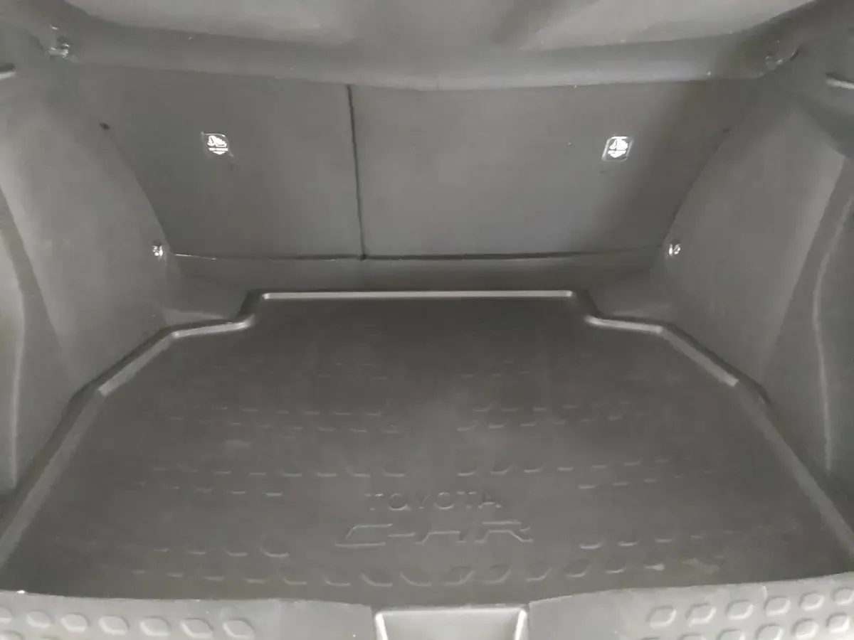 Usata Toyota C-HR Active 98 CV (72 kW) 2018 Bianco SUV