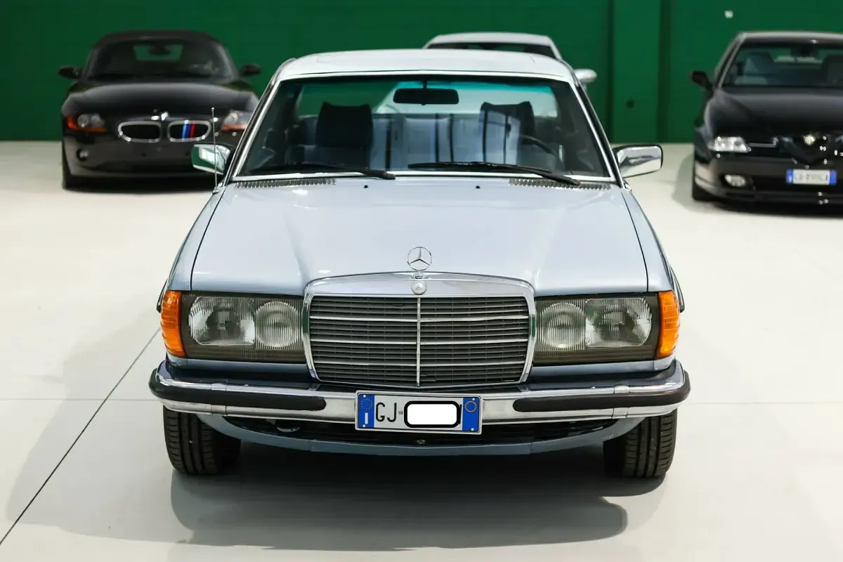 Usata Mercedes 230 109 CV (80 kW) 1977 Blu Coupé