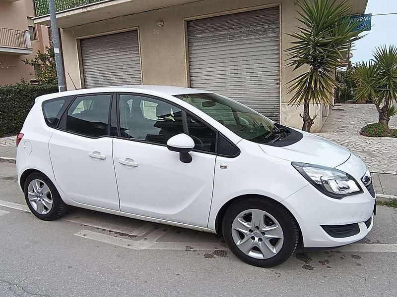 Usata Opel Meriva 120 CV (88 kW) 2017 Monovolume