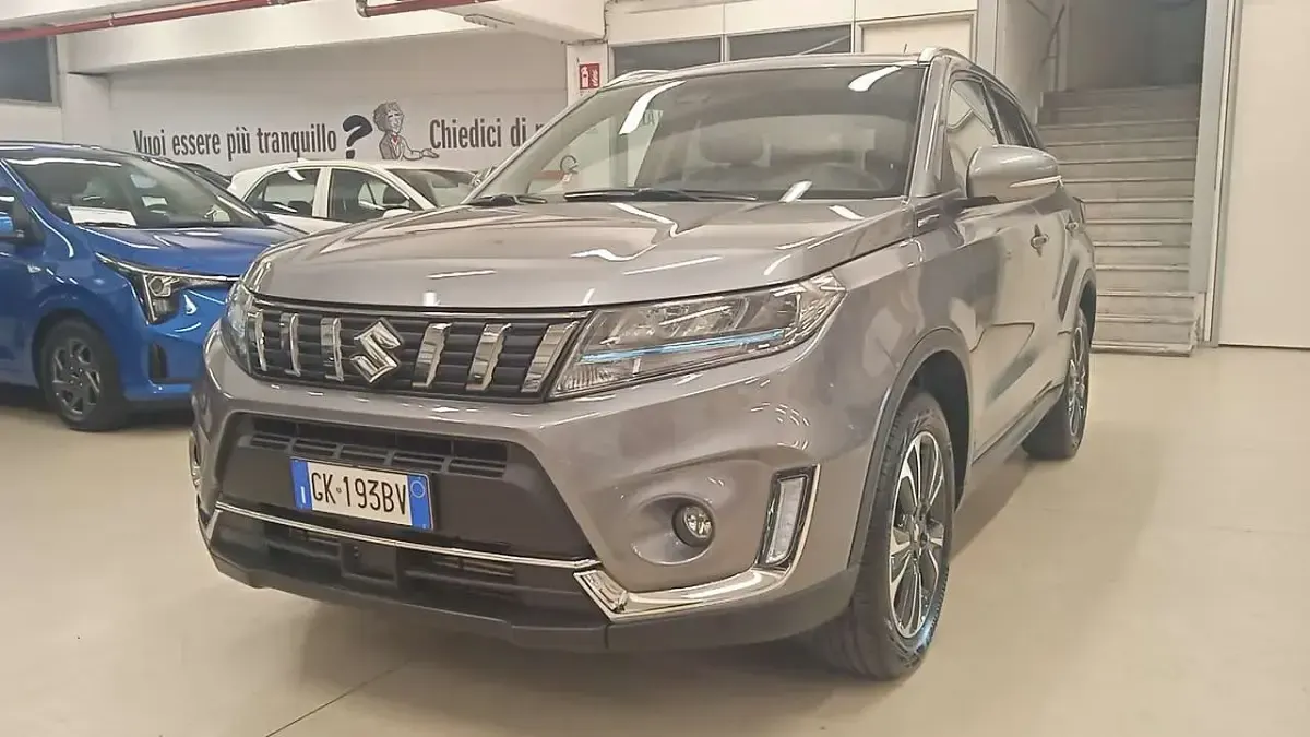 Usata Suzuki Vitara 129 CV (94 kW) 2023 Grigio SUV