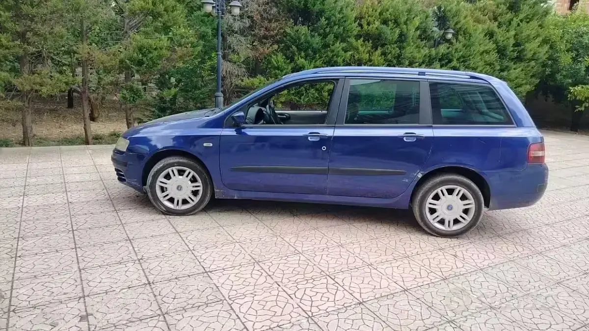 Usata Fiat Stilo Wagon 140 CV (102 kW) 2004 Bluazzurro Station wagon