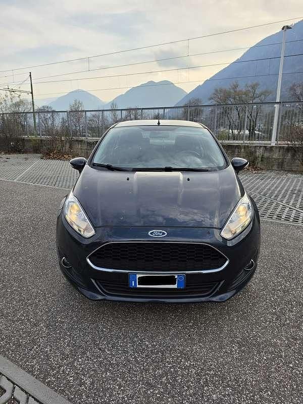 Usata Ford Fiesta 80 CV (58 kW) 2016 Blu/azzurro Berlina