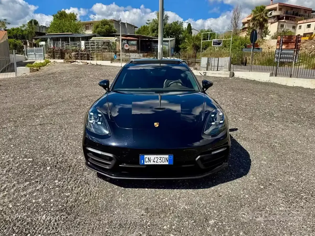 Usata Porsche Panamera 330 CV (242 kW) 2023 Nero Berlina