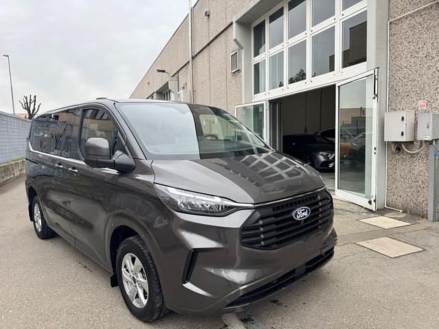 Usata Ford Tourneo Titanium 136 CV (100 kW) 2025 Nero Monovolume