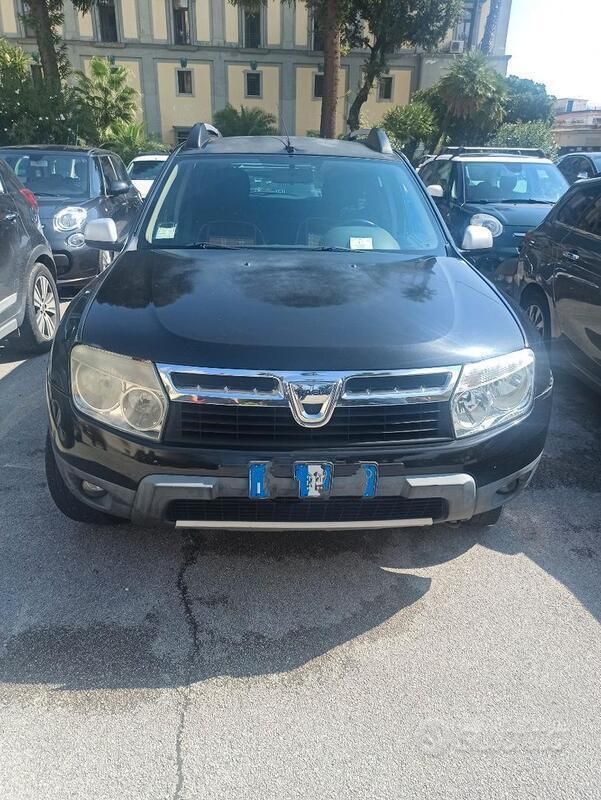Nero Usata 2011 Dacia Duster Lauréate SUV | 2999 € (Super prezzo) - Immagine 1/4