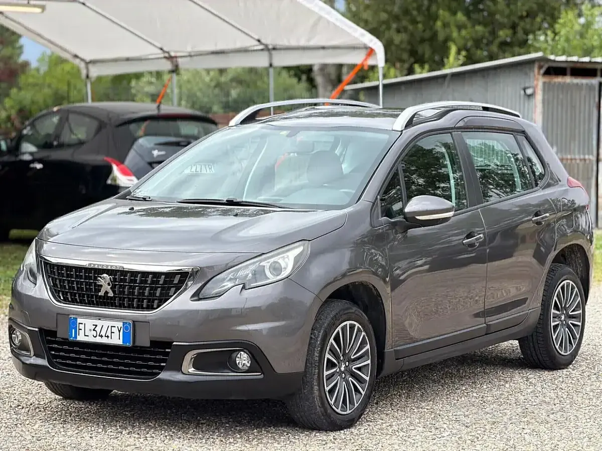 Usata Peugeot 2008 Active 75 CV (55 kW) 2017 Grigio SUV