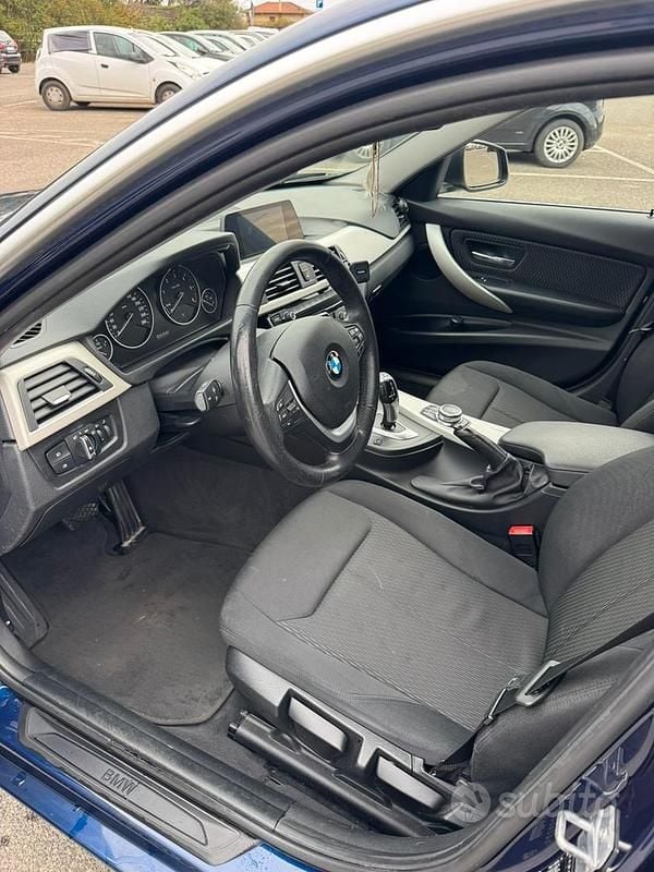 Usata BMW 318 Luxury Line 150 CV (110 kW) 2018 Blu Station wagon