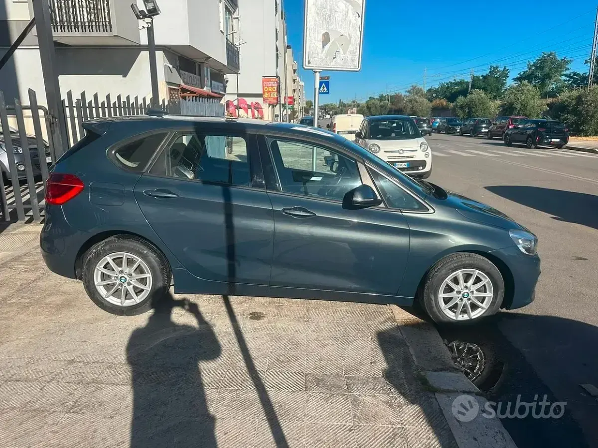 Usata BMW 218 Luxury Line 150 CV (110 kW) 2015 Bluazzurro Station wagon