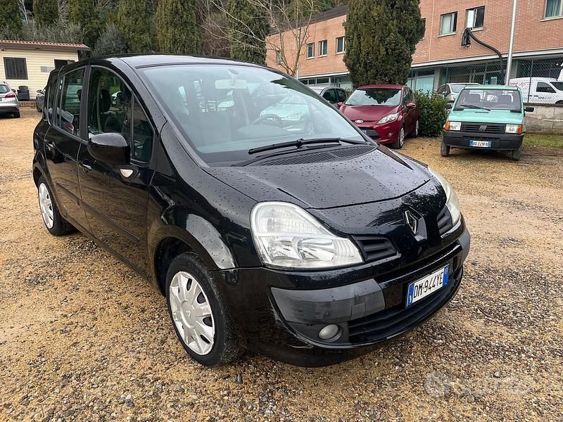 Usata Renault Modus 75 CV (55 kW) 2008 Nero Monovolume
