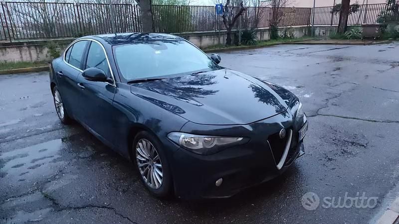 Usata Alfa Romeo Giulia Business 150 CV (110 kW) 2016 Blu Berlina