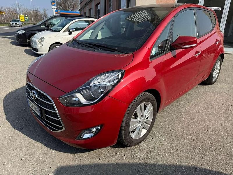 Usata Hyundai ix20 Xpossible 124 CV (91 kW) 2016 Rosso Utilitaria