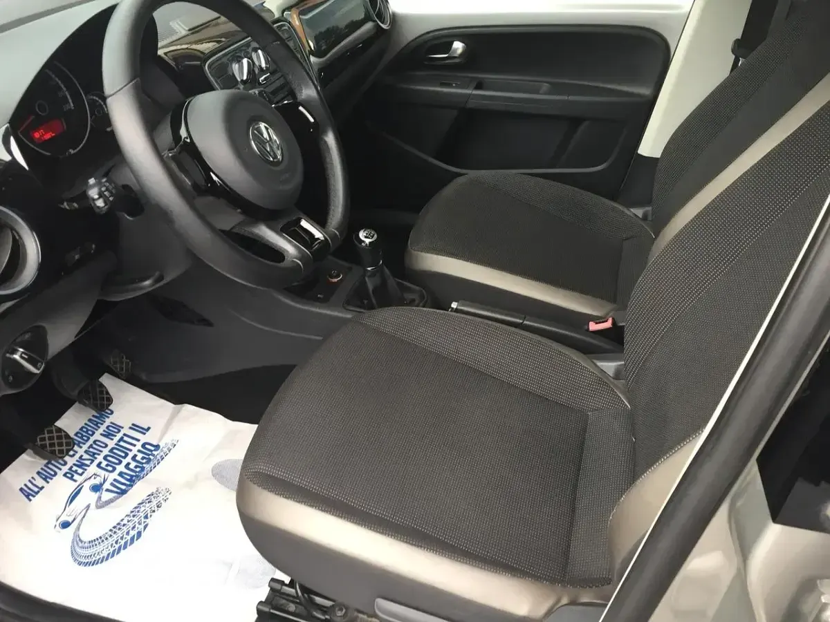 Usata VW up! 75 CV (55 kW) 2013 Argento Utilitaria