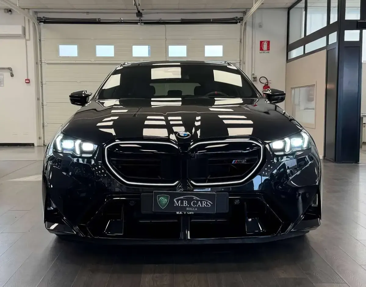 Usata BMW M5 585 CV (430 kW) 2025 Nero Station wagon