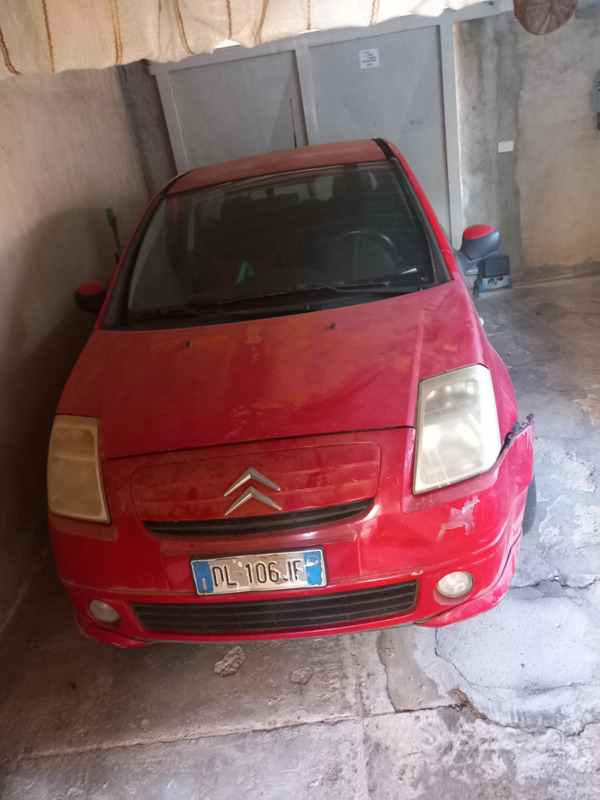 Usato 2005 Citroën C2 1.6 Benzin 125 CV (1.800 €)