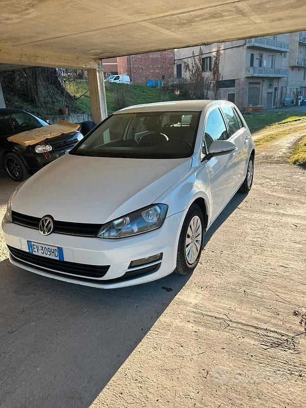 Bianco Usata 2014 VW Golf VII Due volumi | 7800 € (Ottimo prezzo) - Immagine 1/4