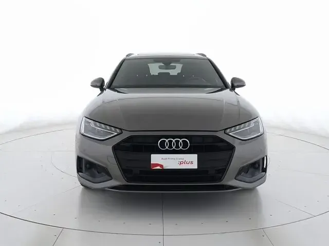 Usata Audi A4 Advanced 163 CV (119 kW) 2022 Grigio terra metallizzato Station wagon