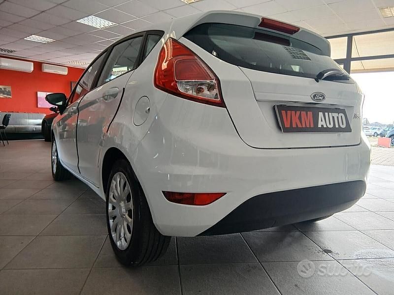 Usata Ford Fiesta 60 CV (44 kW) 2016 Bianco Berlina