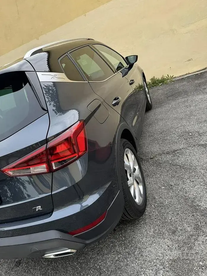 Usata Seat Arona FR 116 CV (85 kW) 2024 Grigio SUV