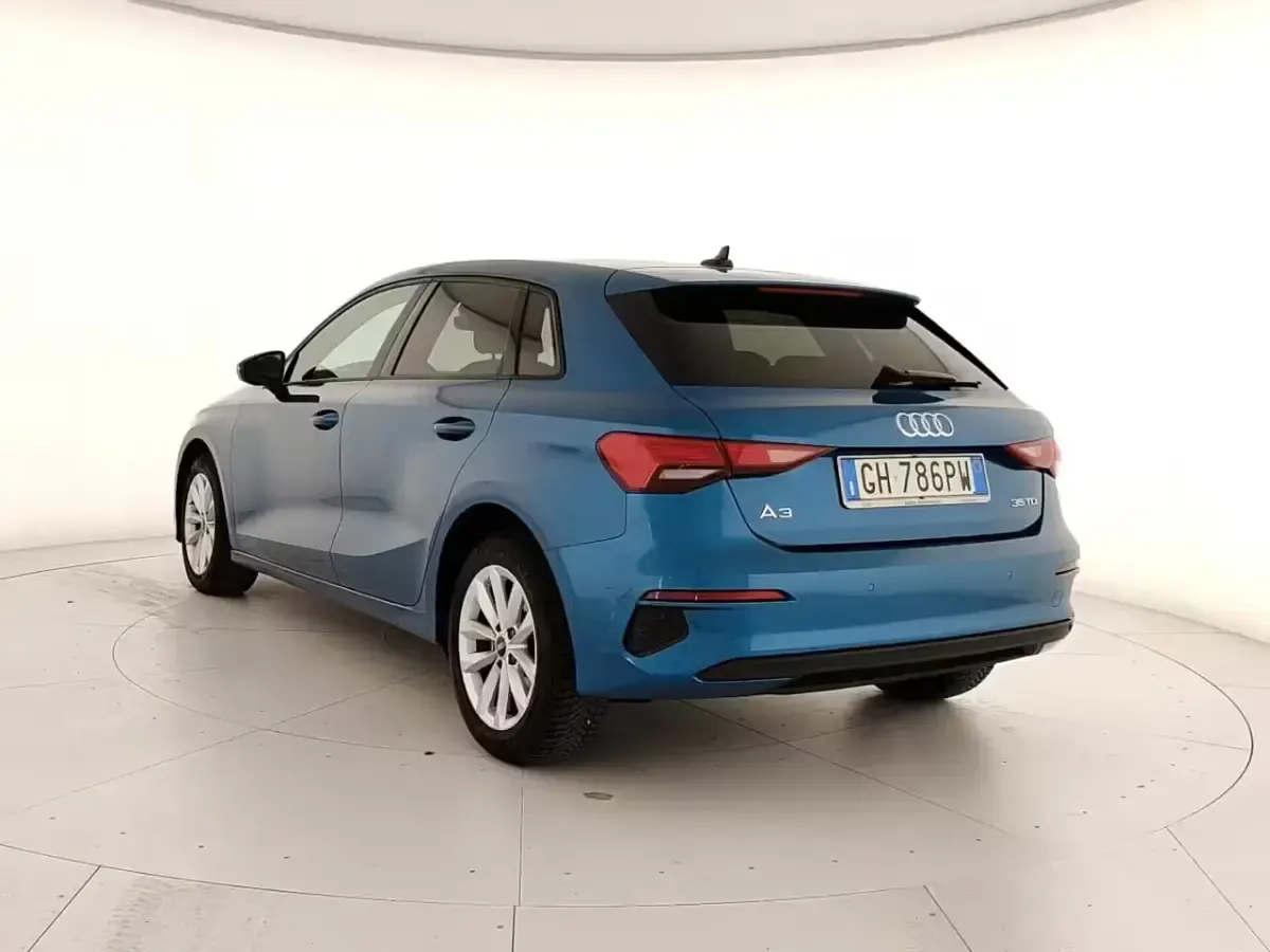 Usata Audi A3 Advanced 150 CV (110 kW) 2021 Blu Berlina