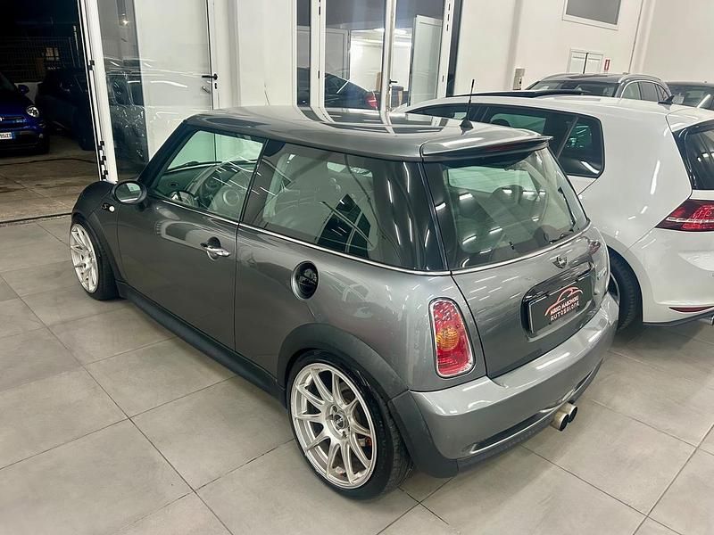 Usata Mini Cooper S 169 CV (124 kW) 2005 Grigio Utilitaria